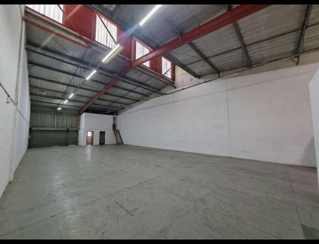 321M² WAREHOUSE TO LET IN SPRINGFIELD